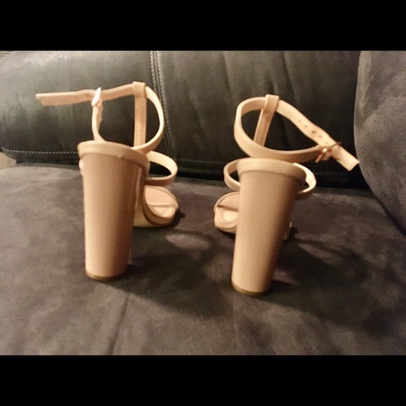 New with tags Forever 21 open toe block heels - Picture 2 of 6
